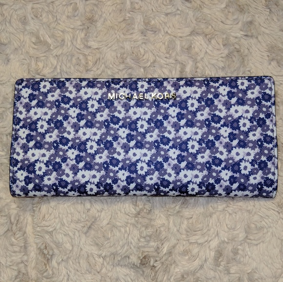 Michael Kors Jet Set Travel